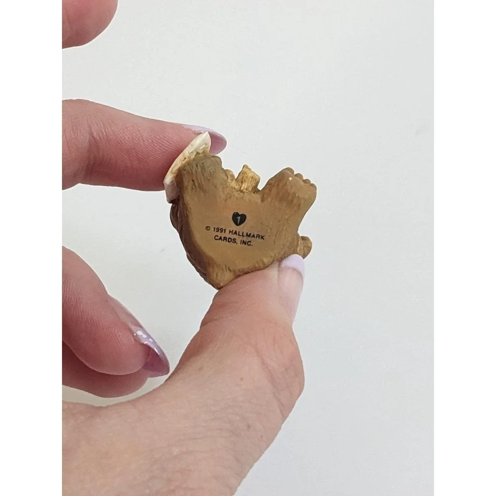 Vintage Hallmark 1991 Bear Figurine XOXO Miniature Teddy Valentine's Day‎ Figure